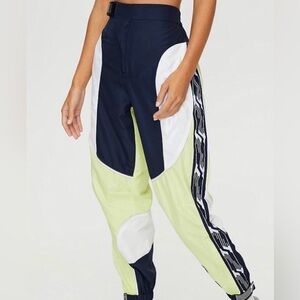 Aritzia TNA Oceanside reflective nylon pants. SMALL EXCELLENT CONDITION